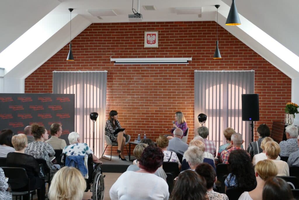 Spotkanie z okazji premiery pierwszego tomu „Dziewczyna z kamienicy”